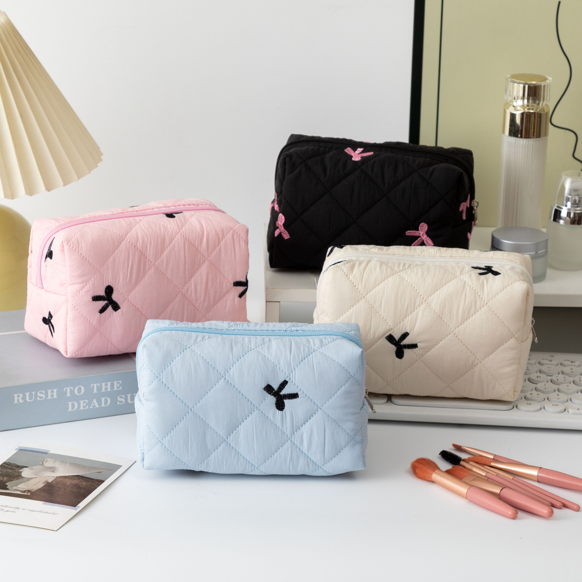 1 Piece Cute Bow Knot Women's Makeup Bag h5 Picture4